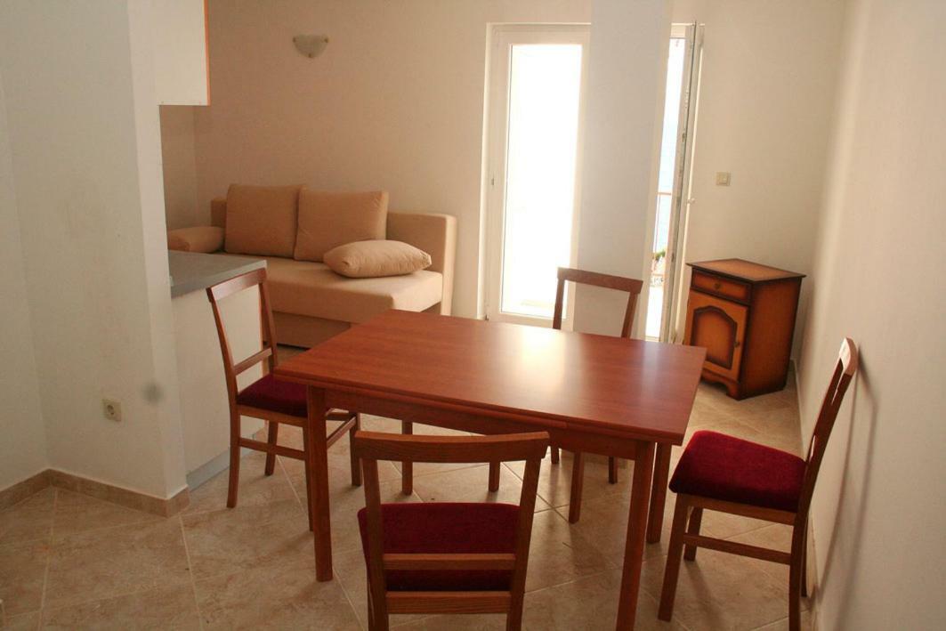 Apartments Gandalj ล็อควา โรโกซนิตซา ภายนอก รูปภาพ